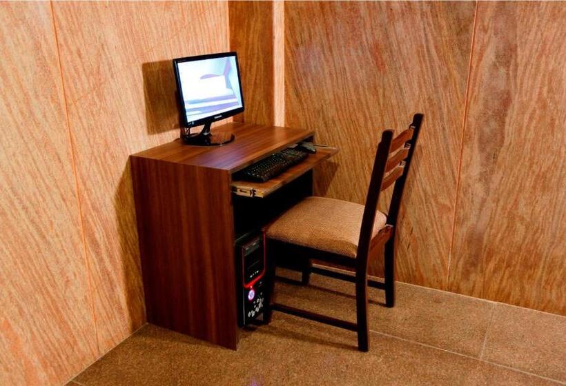 اتاق سوپریور, Airport Rts