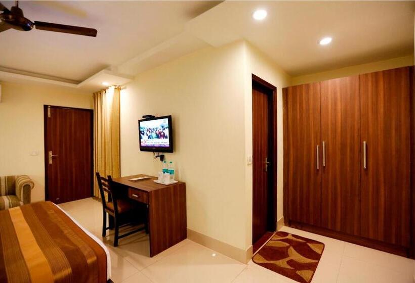 اتاق سوپریور, Airport Rts