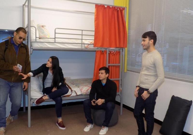 سرير فى غرفة مشتركة مزودة بحمام مشترك, Europa Melbourne