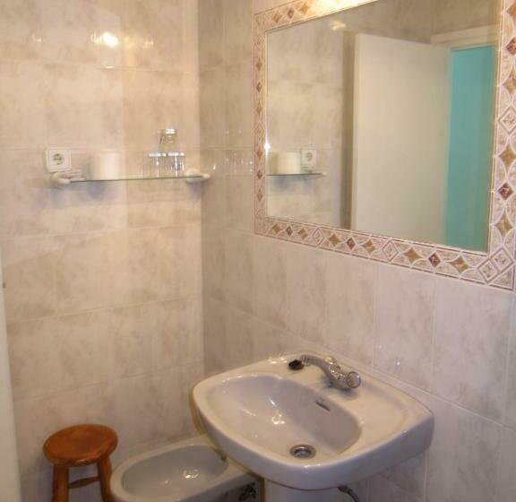 Ekonomiskt Trippelrum, Hostal La Pilarica