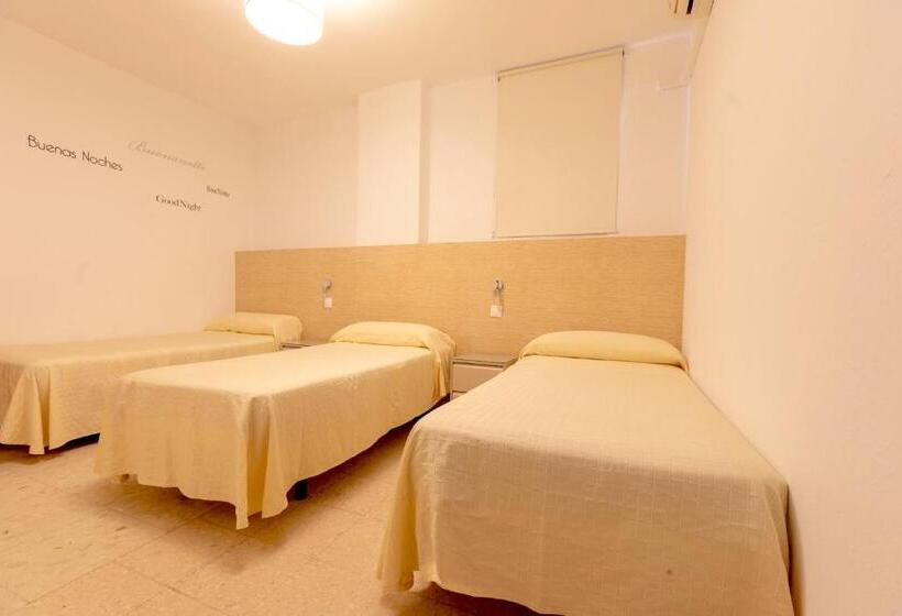 Ekonomiskt Trippelrum, Hostal La Pilarica