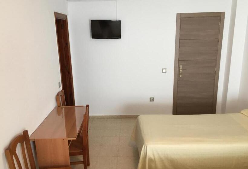 Standard Trippelrum med Balkong, Hostal La Pilarica