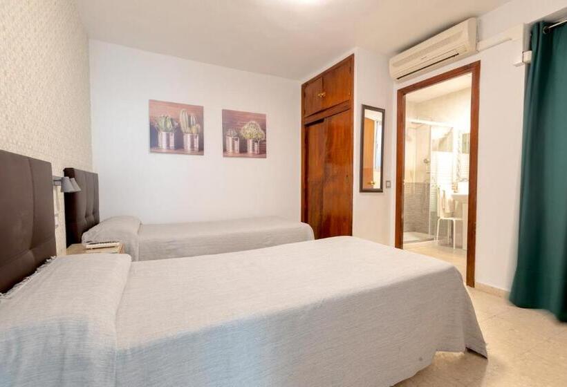 Ekonomiskt Rum, Hostal La Pilarica