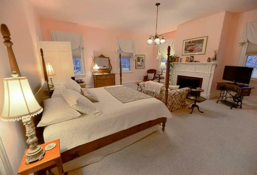 スイート, The Bed And Breakfast At Oliver Phelps