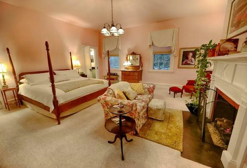 スイート, The Bed And Breakfast At Oliver Phelps