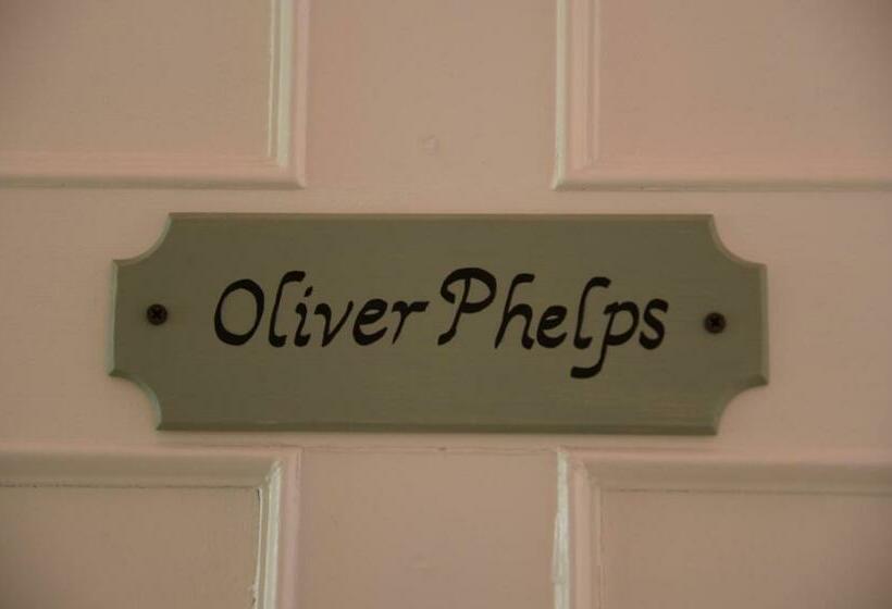جناح, The Bed And Breakfast At Oliver Phelps
