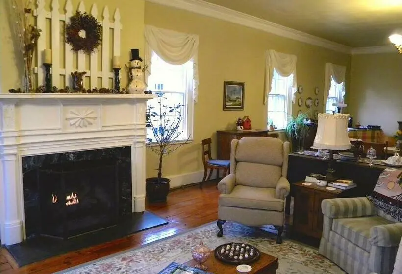 キングサイズベッドのデラックスルーム, The Bed And Breakfast At Oliver Phelps