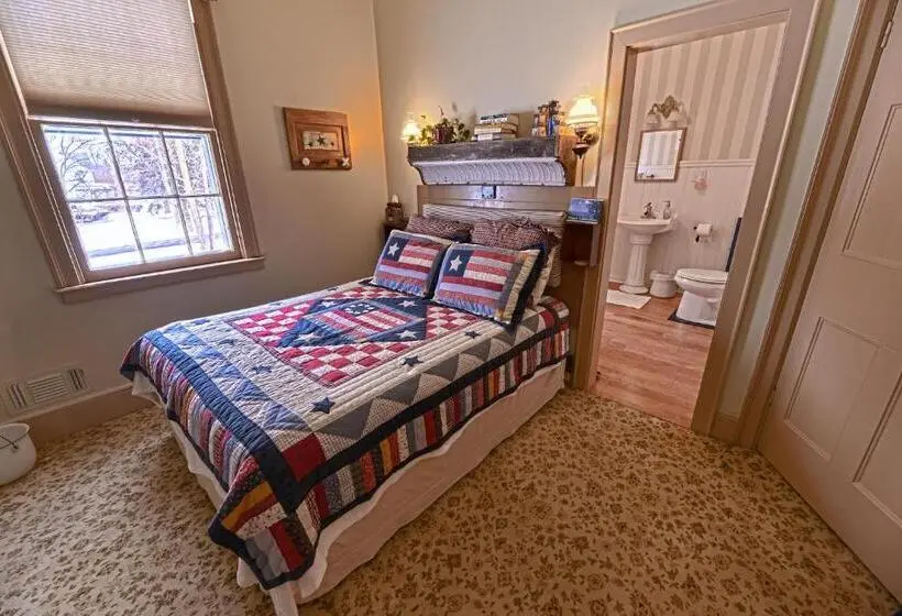 スタンダードルーム, The Bed And Breakfast At Oliver Phelps