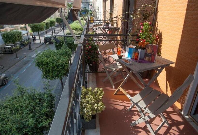 Четырехместный Номер Стандарт с Балконом, B&b Eco