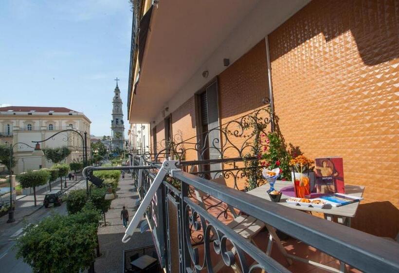 Четырехместный Номер Стандарт с Балконом, B&b Eco