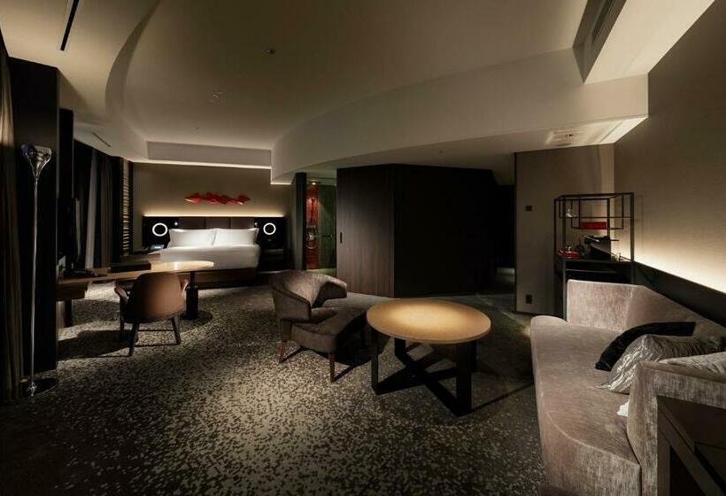 带大床的行政房间, Conrad Osaka