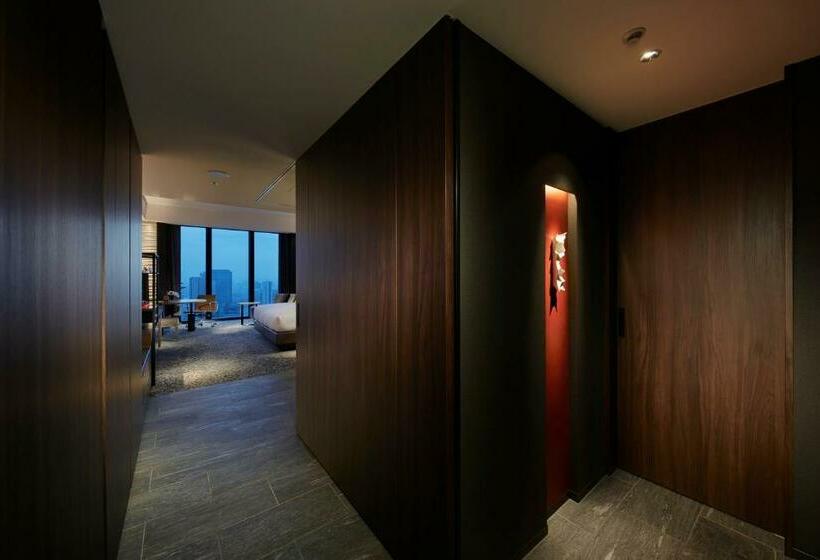 Номер Deluxe Кровать Кинг, Conrad Osaka