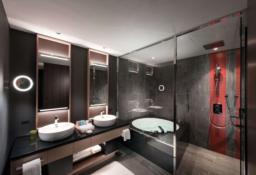 行政房间, Conrad Osaka