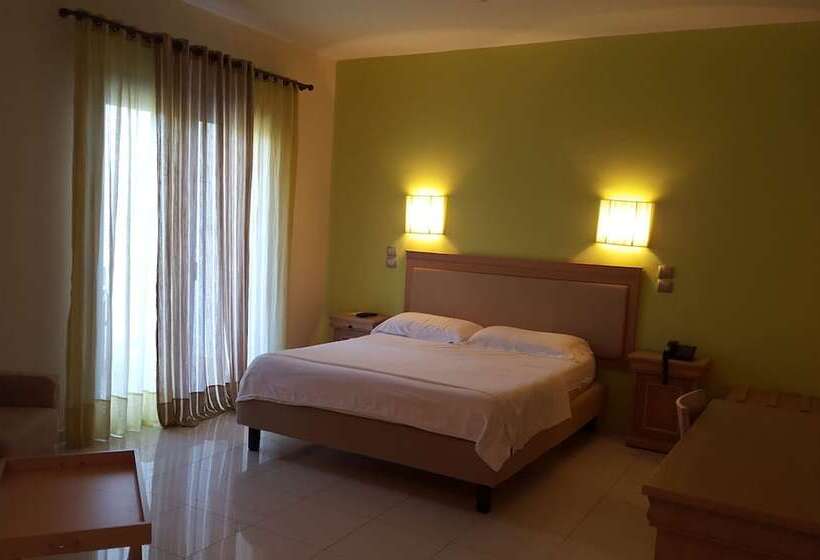 غرفة قياسية ثلاثية, Sea Sight Boutique