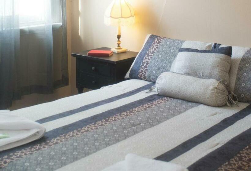 חדר מוזל מקלחת משותפת, Southern Railway Hotel Goulburn