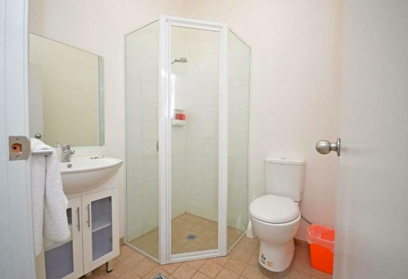 جناح سوبيريور, The Hallows Accommodation