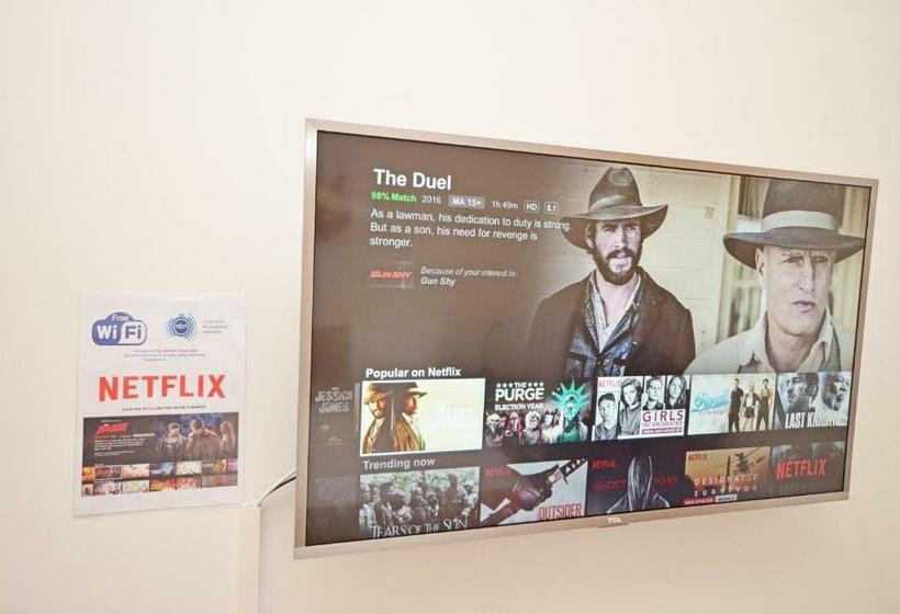 جناح سوبيريور, The Hallows Accommodation