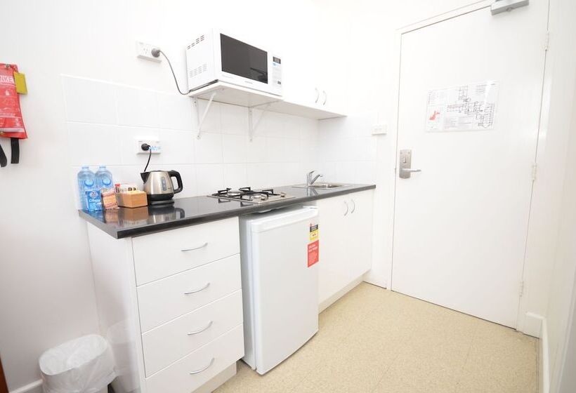 جناح سوبيريور, The Hallows Accommodation