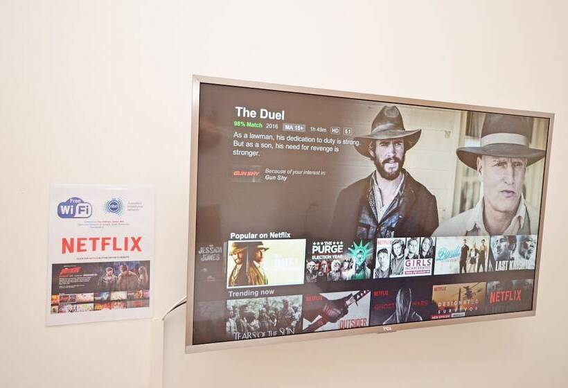 غرفة سوبيريور ثلاثية, The Hallows Accommodation