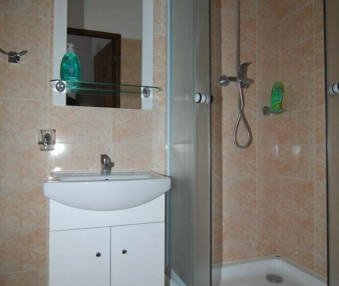 标准工作室, Main Square Apartments & More