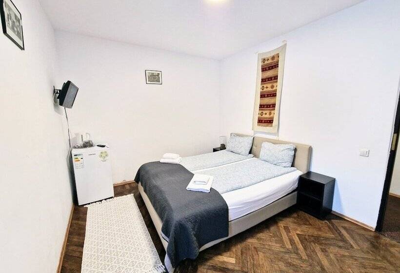 经济房, Main Square Apartments & More