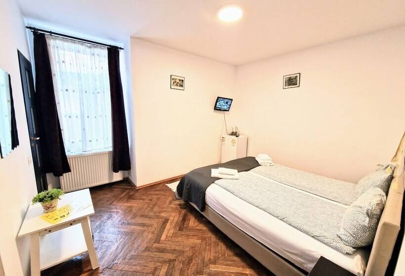 经济房, Main Square Apartments & More