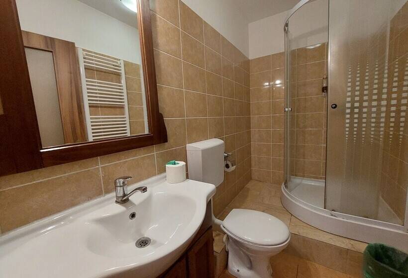 إستوديو قياسى, Main Square Apartments & More