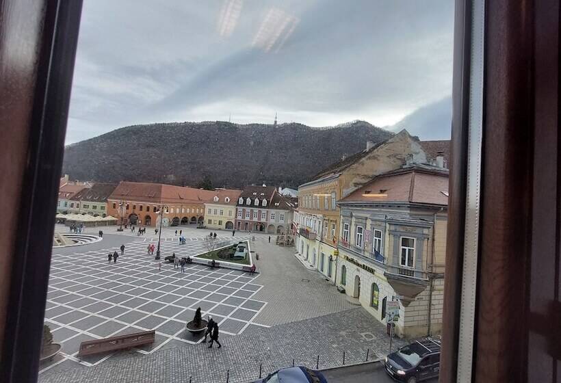 إستوديو قياسى, Main Square Apartments & More