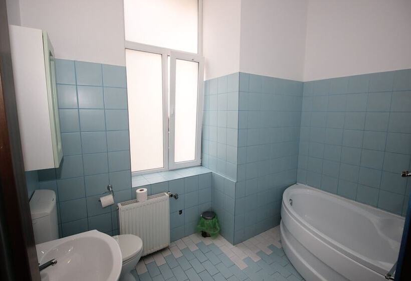 带1个卧室的公寓, Main Square Apartments & More