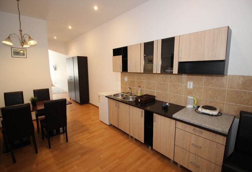 带1个卧室的公寓, Main Square Apartments & More