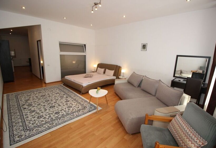 带1个卧室的公寓, Main Square Apartments & More