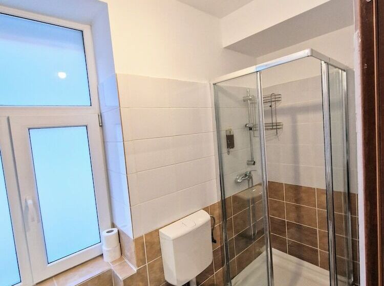 家庭套房, Main Square Apartments & More