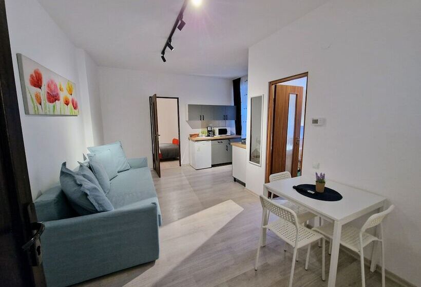 家庭套房, Main Square Apartments & More