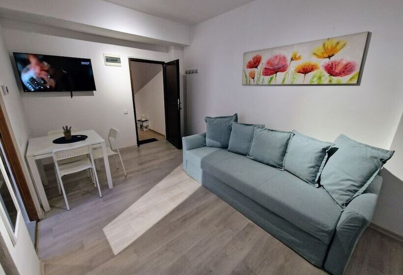 家庭套房, Main Square Apartments & More