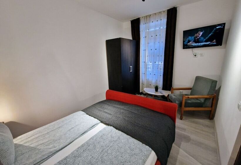 家庭套房, Main Square Apartments & More