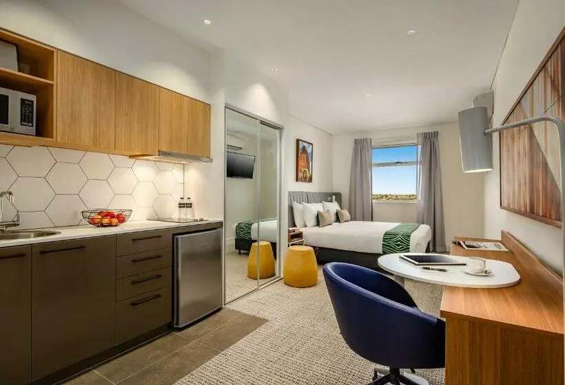 Standard-studio, Quest Port Adelaide