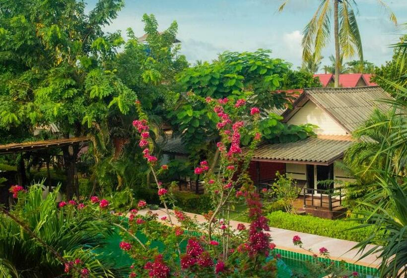 Bungalow Deluxe, Oasis Yoga Bungalows