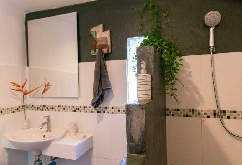 デラックスバンガロー, Oasis Yoga Bungalows