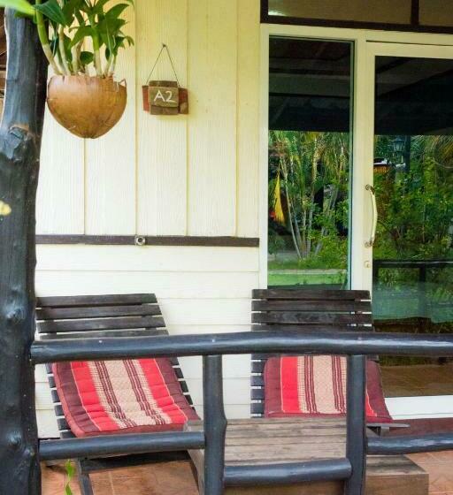 デラックスバンガロー, Oasis Yoga Bungalows