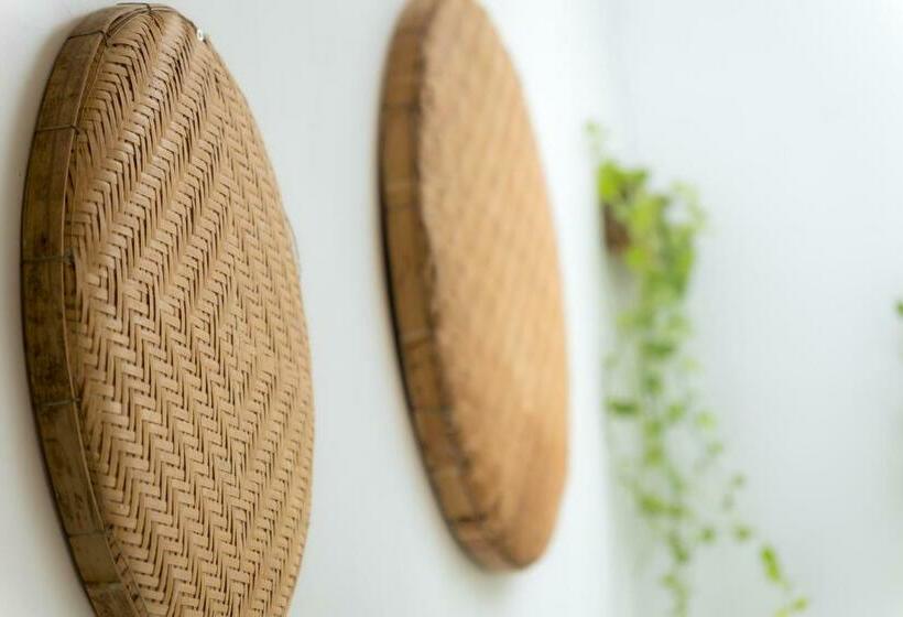 デラックスバンガロー, Oasis Yoga Bungalows