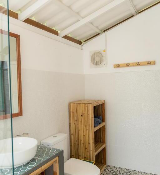 デラックスバンガロー, Oasis Yoga Bungalows