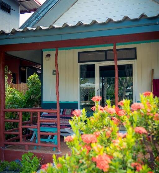 デラックスバンガロー, Oasis Yoga Bungalows