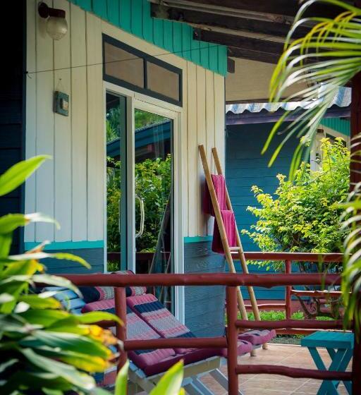 デラックスバンガロー, Oasis Yoga Bungalows