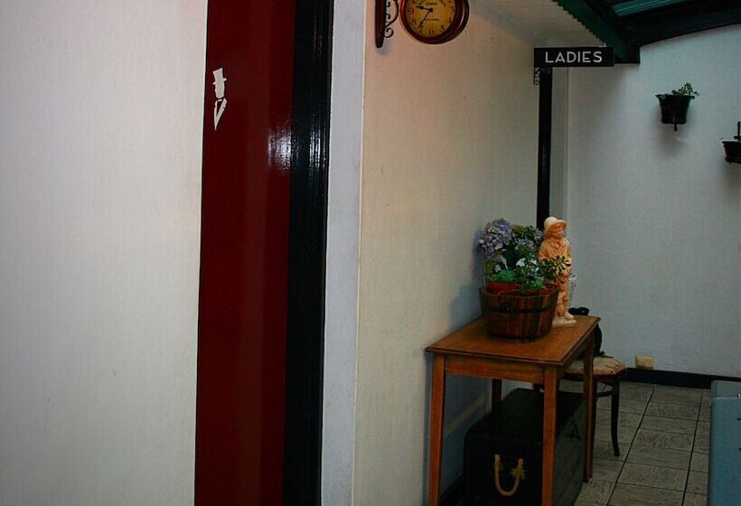 חדר משפחתי חדר אמבטיה משותף, Southern Railway Hotel Goulburn