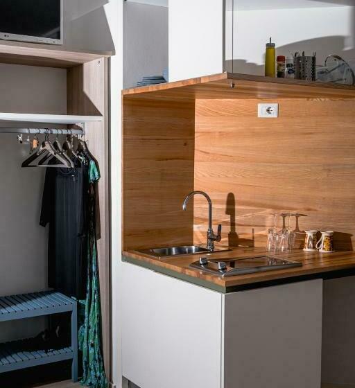 스탠다드 룸, A Tonnara