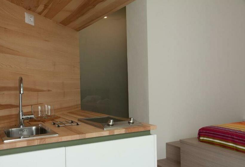 스탠다드 룸, A Tonnara