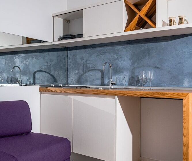 스위트, A Tonnara