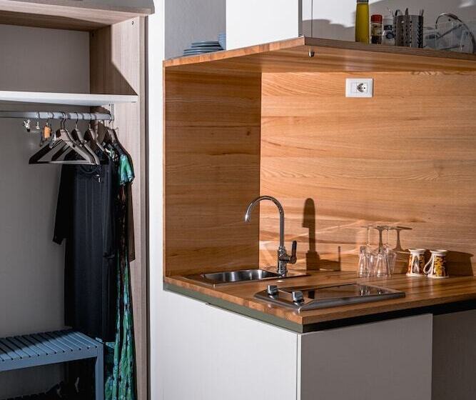 스탠다드 룸, A Tonnara