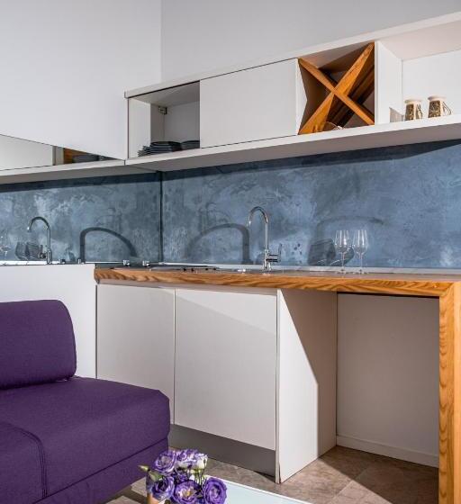 스위트, A Tonnara