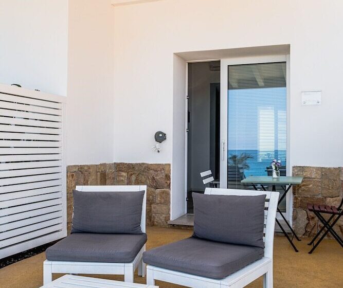 수피리어 룸 바다 전망, A Tonnara